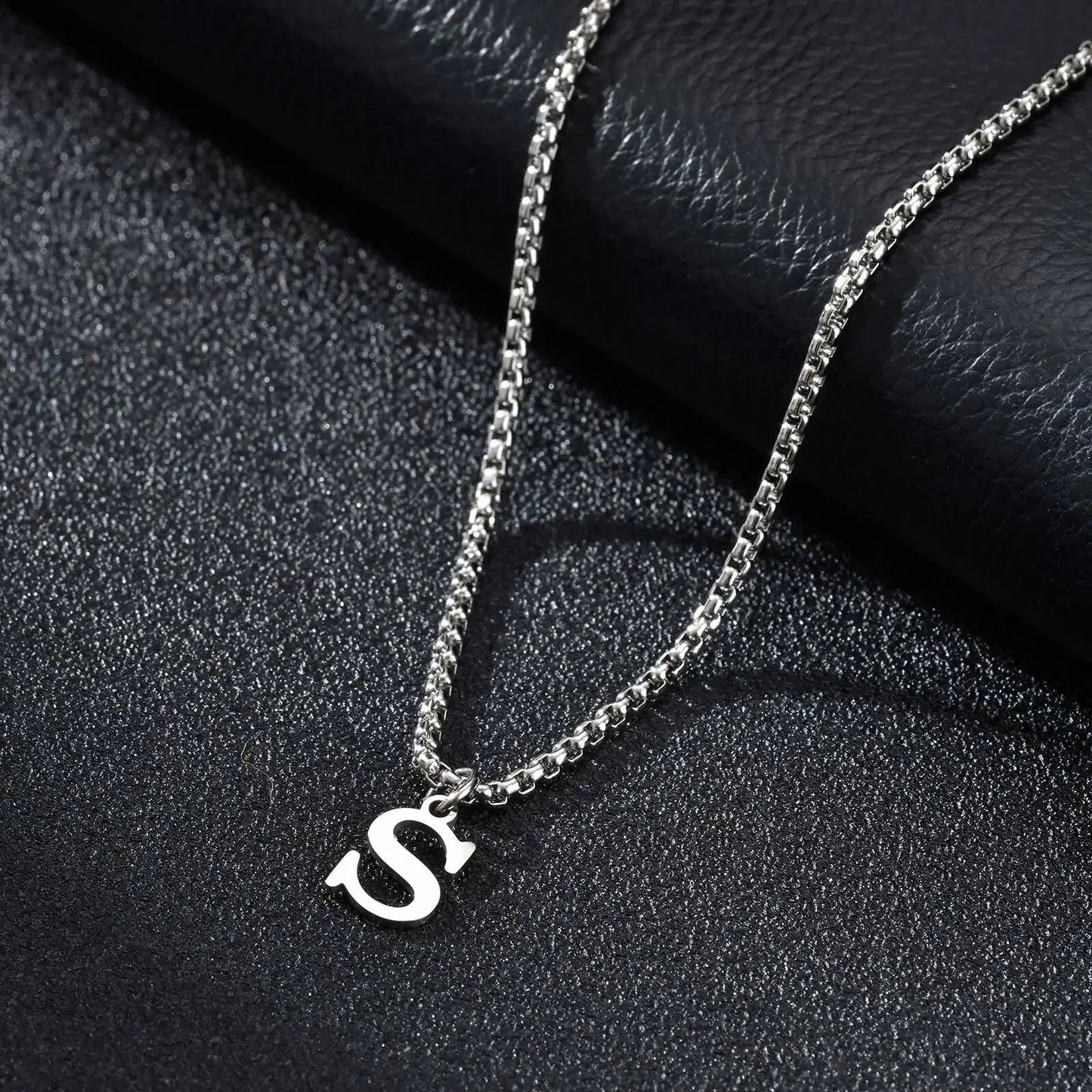 Vnox Simple A-Z Letter Necklace for Men, Waterproof Stainless Steel 26 Letters Pendant Necklace，Men’s Minimal Initial Necklace