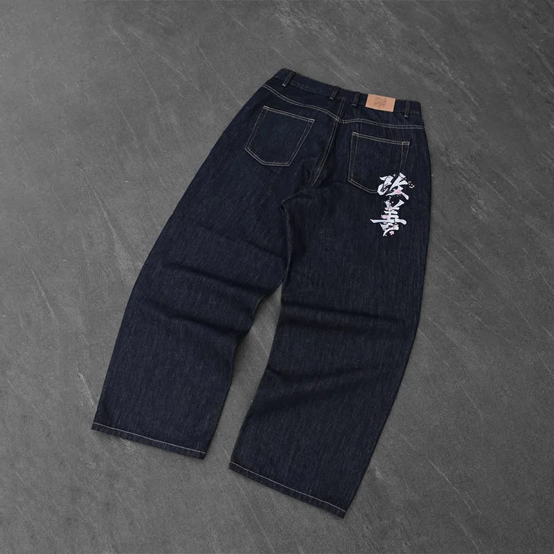 بنطلون جينز فضفاض واسع بنمط أحرف صينية باللون الأبيض بجيوب وبنطلون جينز مستقيم الساق داكن اللون للرجال والنساء بتصميم كلاسيكي غير رسمي مناسب للشارع