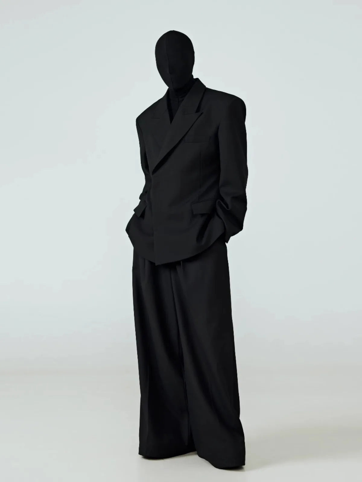 Mauroicardi Spring Autumn Black Fitted Blazers for Men Peaked Lapel Shoulder Pads Single Button Luxury Designer Clothes 2025