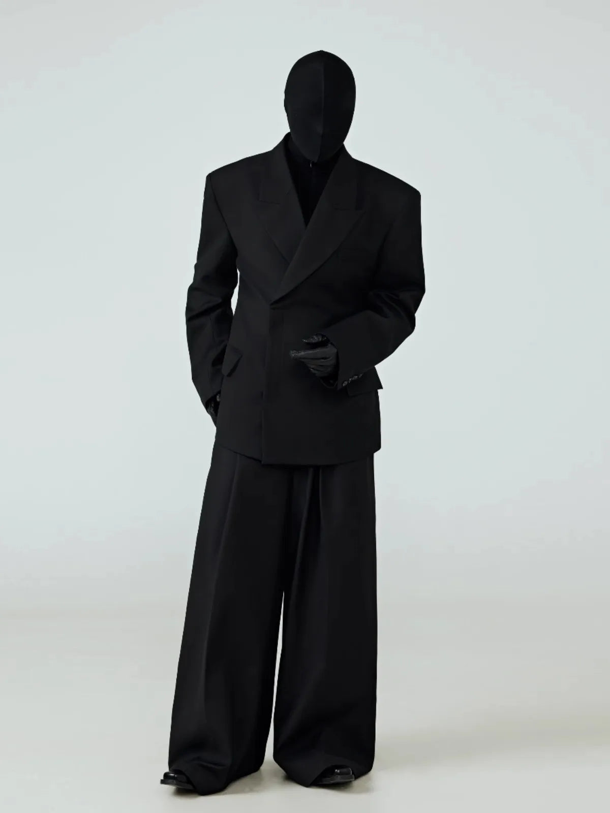 Mauroicardi Spring Autumn Black Fitted Blazers for Men Peaked Lapel Shoulder Pads Single Button Luxury Designer Clothes 2025