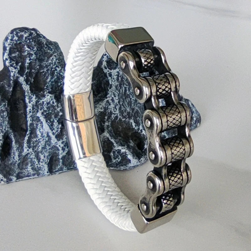 سوار جلدي كلاسيكي للرجال على شكل سلسلة قاطرة من الفولاذ المقاوم للصدأ بمشبك مغناطيسي أساور كهدية للأصدقاء مجوهرات ساحرة SP1555